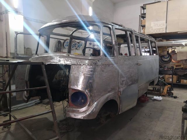 Minibüs MERCEDES-BENZ Vorgänger Sprinter O 319 Samba mit Faltdach AC