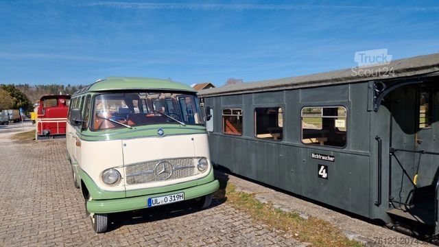 Minibüs MERCEDES-BENZ Vorgänger Sprinter O 319 Samba mit Faltdach AC