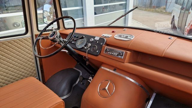 Minibüs MERCEDES-BENZ Vorgänger Sprinter O 319 Samba mit Faltdach AC