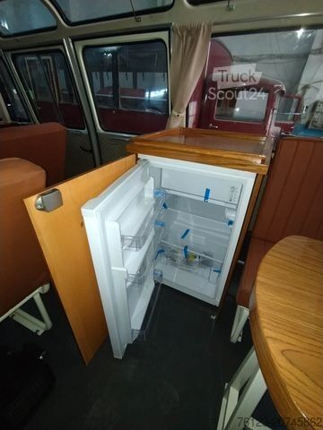 Minibüs MERCEDES-BENZ Vorgänger Sprinter O 319 Samba mit Faltdach AC