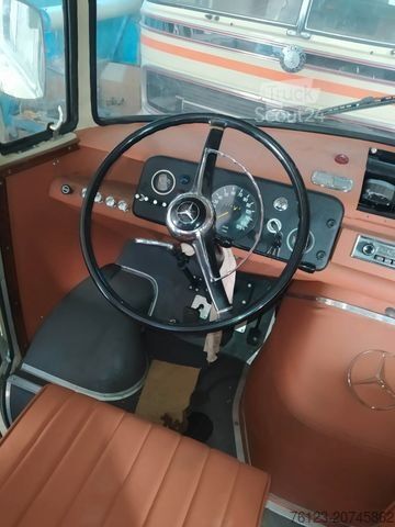 Minibüs MERCEDES-BENZ Vorgänger Sprinter O 319 Samba mit Faltdach AC