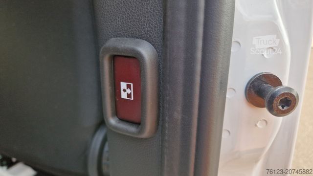 Kleinbus MERCEDES-BENZ Sprinter Lord Light 22 Sitzer 3 x Lagerfahrzeug