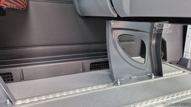 Kleinbus MERCEDES-BENZ Sprinter Lord Light 22 Sitzer 3 x Lagerfahrzeug