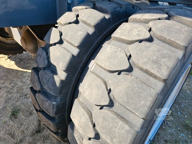 Riteņu ekskavators FUCHS mobiler Ladekran 380/390MHL mit augeräten