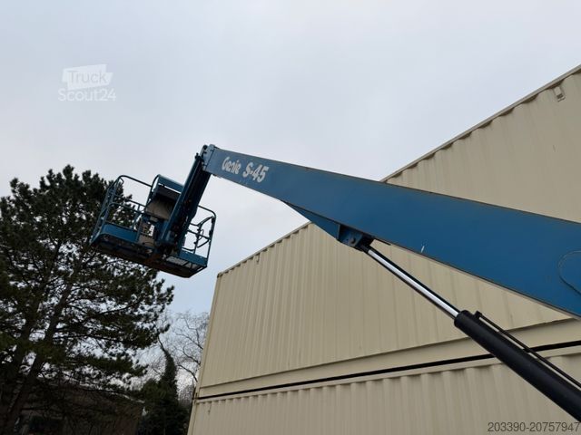 Darba platforma GENIE S45 / 4x4 Diesel / 15.7 Meter / 2015 BJ