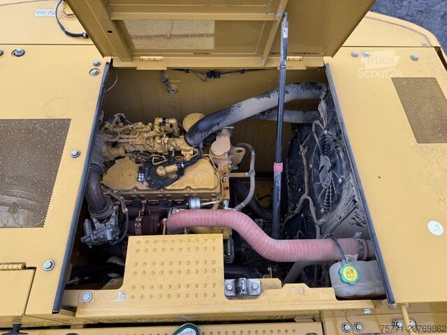 Gravemaskine på larvefødder Caterpillar 320 KOPARKA GĄSIENICOWA