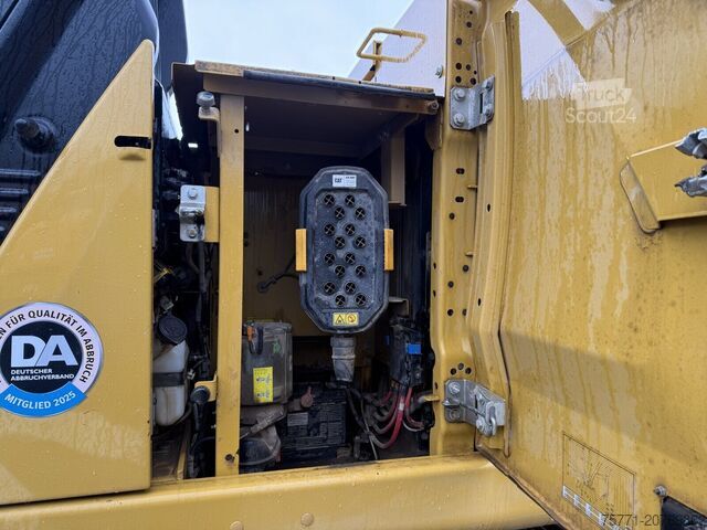 Gravemaskine på larvefødder Caterpillar 320 KOPARKA GĄSIENICOWA