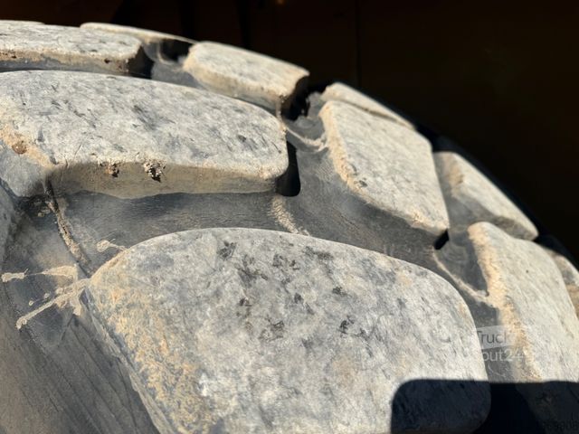Încărcător pe roți CATERPILLAR 982