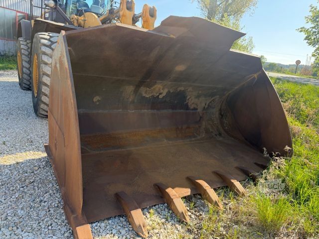 Încărcător pe roți CATERPILLAR 982