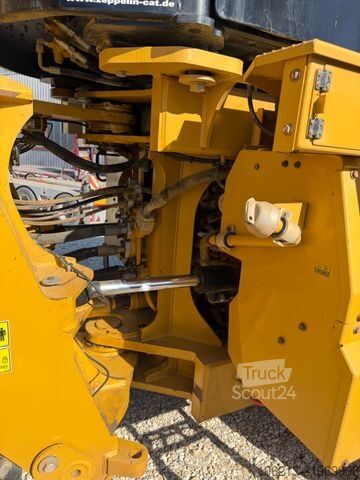 Încărcător pe roți CATERPILLAR 982