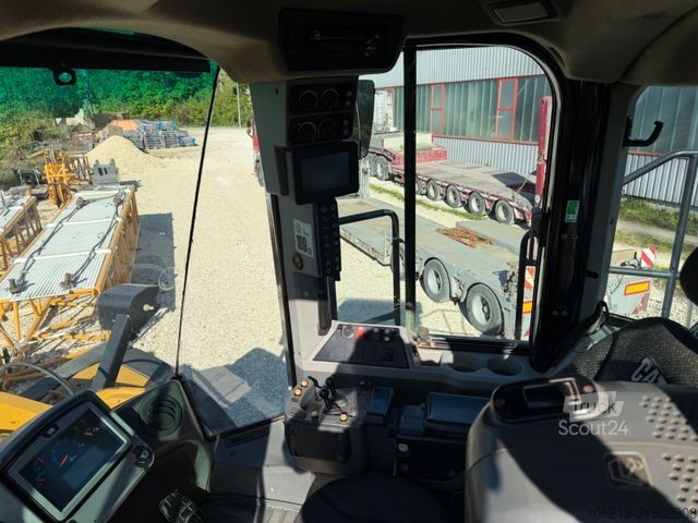 Încărcător pe roți CATERPILLAR 982