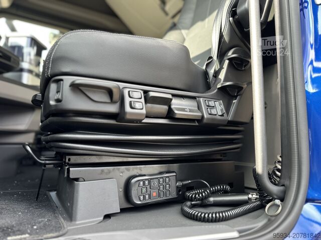 Standardni vlačilec SCANIA 590 S V8 6X2