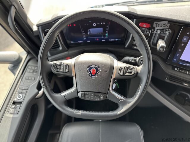 Standardni vlačilec SCANIA 590 S V8 6X2