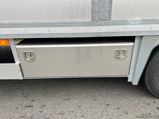 Nakladalna ploščad Renault D 14 MED P4X2 250E6 - GVW 14 T / GCW 17,5 T / O...