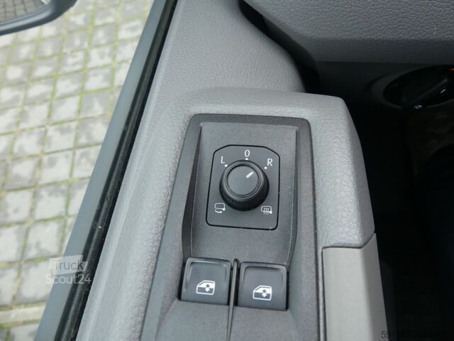 Ploščati dostavnik Volkswagen Crafter Kasten 35 2.0 TDi MR LED/AHK/KAM/DAB/NAVI