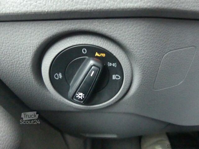 Ploščati dostavnik Volkswagen Crafter Kasten 35 2.0 TDi MR LED/AHK/KAM/DAB/NAVI