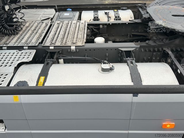 Trattore stradale standard VOLVO FH 460 Globetrotter, Voll-Spoiler, 2x Tank