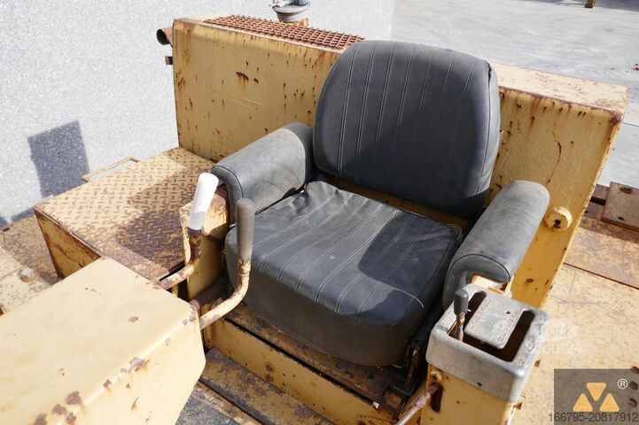 Strat de țeavă Caterpillar D8K Pipe carrier