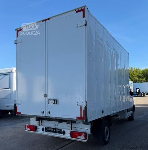 Transporter mit Koffer MERCEDES-BENZ 314 CDI Sprinter 3-Sitzer Möbelkoffer Treppe