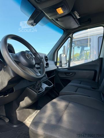 Transporter mit Koffer MERCEDES-BENZ 314 CDI Sprinter 3-Sitzer Möbelkoffer Treppe