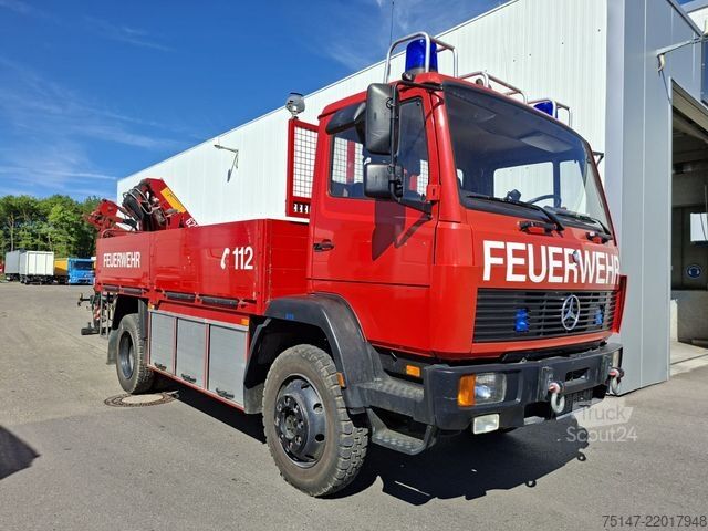 LKW mit Pritsche (offen) MERCEDES-BENZ 917 AF 4x4 Pritsche + Kran 35tkm EX-Feuerwehr