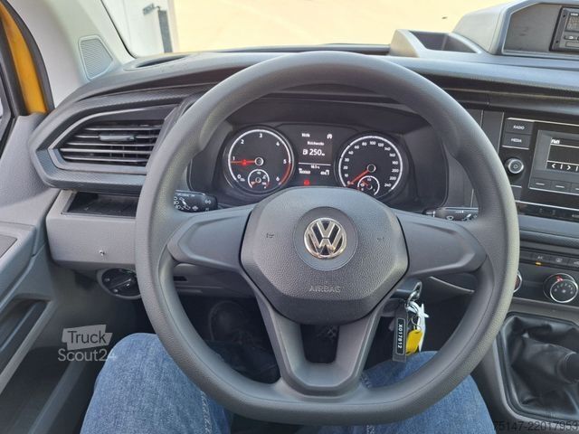 Furgoneta pick-up VW T6 Transporter Doka 6-Sitzer 4-Türer Klima AHK
