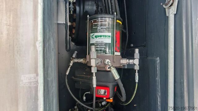 Koksnes šķeldotājs Komptech CRAMBO 6000 MOBILE SLOW-SPEED SHREDDER