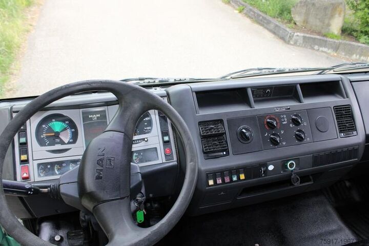 Three-way tipper van MAN LE-C 8.220 7.5t AHK Maul Diff Sperre