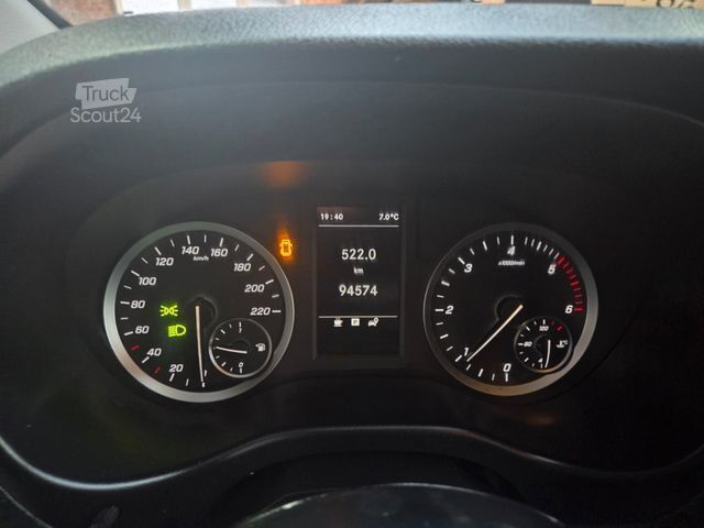 Minibus MERCEDES-BENZ Vito Kasten 110 Kamera Tempom. Klima Tüv neu E6