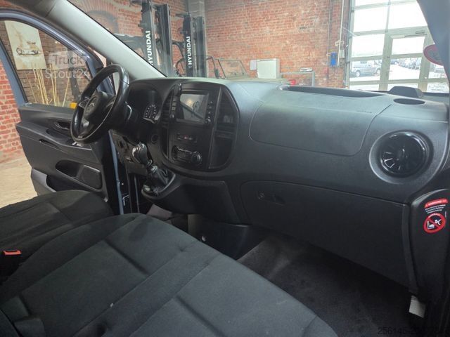 Minibus MERCEDES-BENZ Vito Kasten 110  Kamera Tempom. Klima Tüv neu E6