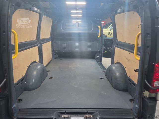 Minibus MERCEDES-BENZ Vito Kasten 110  Kamera Tempom. Klima Tüv neu E6