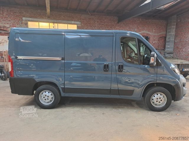 Furgoneta PEUGEOT Boxer Kasten L1 H1 Klima Kamera Tempo Tüv E6