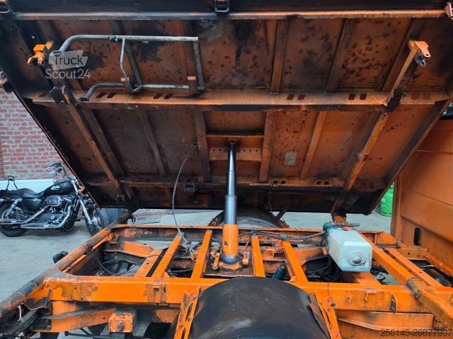 Benne tri-benne MERCEDES-BENZ Sprinter DoKa 3 S Kipper 515 CDI AHK 7 Sitze