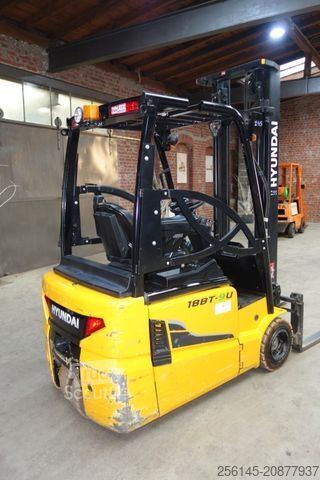 Front loader forklift HYUNDAI 18BT-9U UVV Neu 4,25m Hubh 1680kg Ladegerät