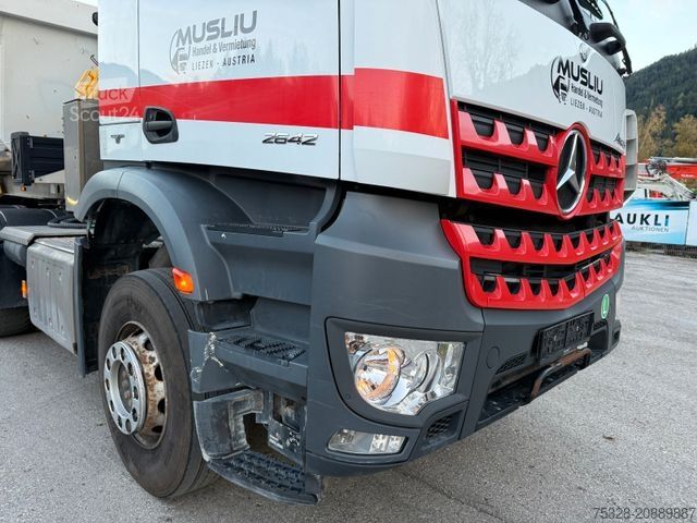 Standardowy ciągnik siodłowy MERCEDES-BENZ Arocs 2642 6X4 BL Schalter + Aufleieger Schmitz