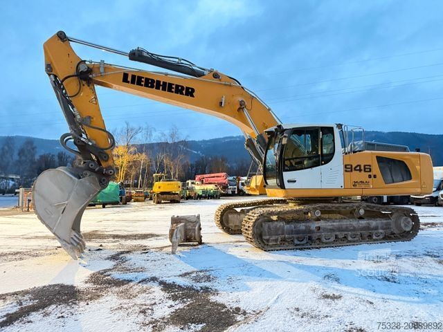 Excavator pe şenile LIEBHERR R 946 LC Schnellwechsler 2x Löffel + Reißzahn