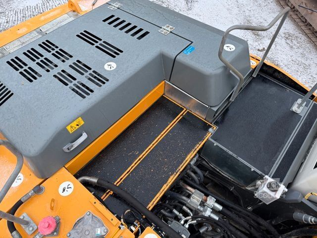 Excavator pe şenile LIEBHERR R 946 LC Schnellwechsler 2x Löffel + Reißzahn