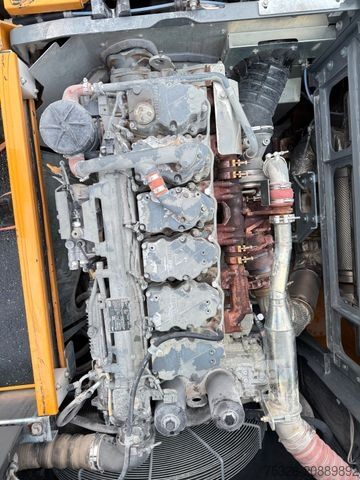 Excavator pe şenile LIEBHERR R 946 LC Schnellwechsler 2x Löffel + Reißzahn