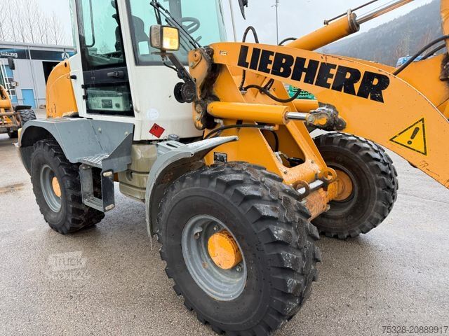 Tekerlekli yükleyici LIEBHERR L 509 Speeder Schnellwechsler Schaufel + Gabel