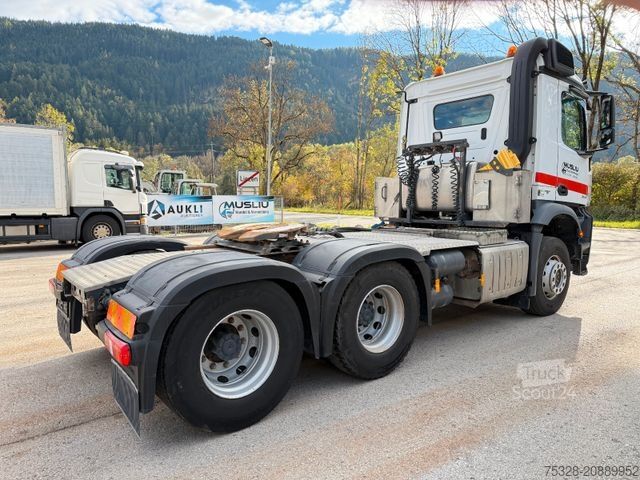 Standardowy ciągnik siodłowy MERCEDES-BENZ Arocs 2642 6X4 BL Manual Schalter Kipphydraulik