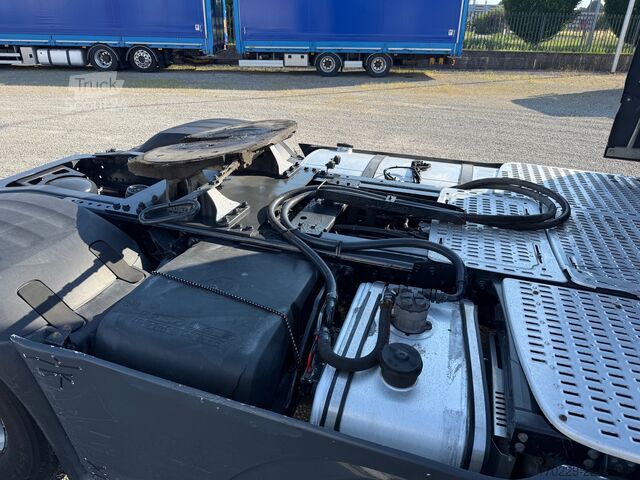 Standardní tahač daf XF 510