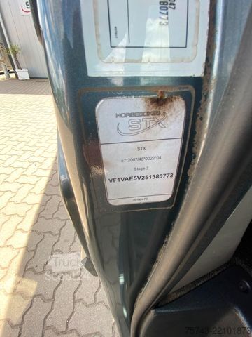 Przyczepa do przewozu bydła RENAULT Master STX 3 Sitzer  Automatik Haras / Hengste