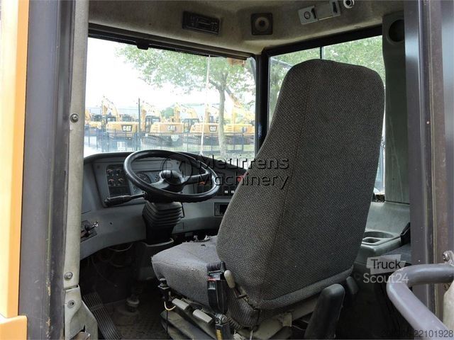Sonstige VOLVO A30D