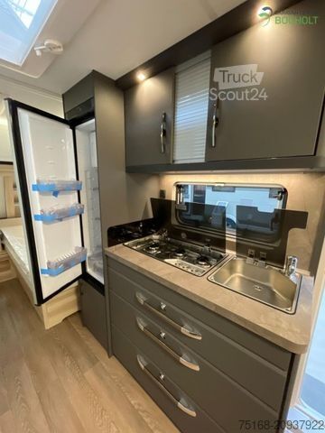 Husvagn HOBBY De Luxe 495 UL 1800 kg / Mover / Fahrradträger /