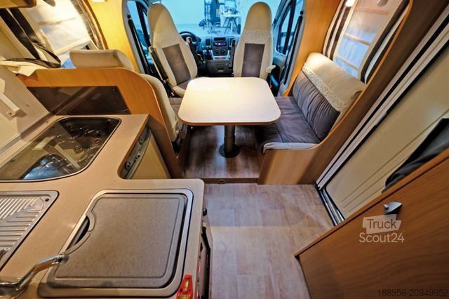 Autorulotă semi-integrată BÜRSTNER Nexxo T 580/1.Hand/Festbett/Klima/Markise