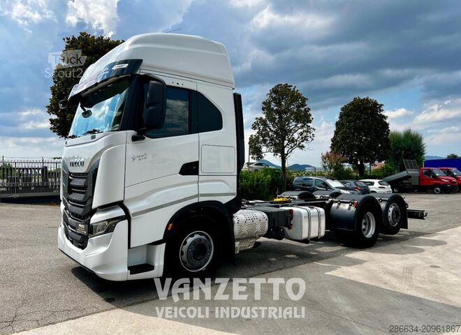 Kravas automašīnas šasija Iveco SWAY AS260S510