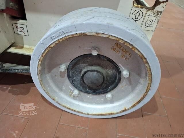 Ножичний підйомник JLG 2630ES