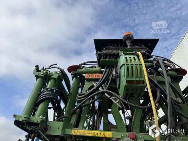 Máquina agrícola Amazone UX 4200 SUPER