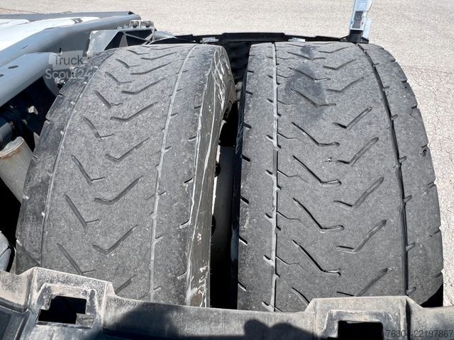 Standardni tegljač DAF XG 530 FT