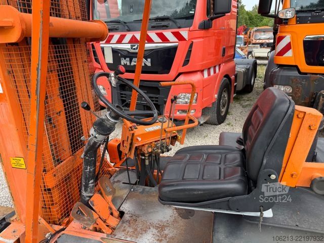 Фронтальний навантажувач вилковий Lugli LP Lift 40C Triplex